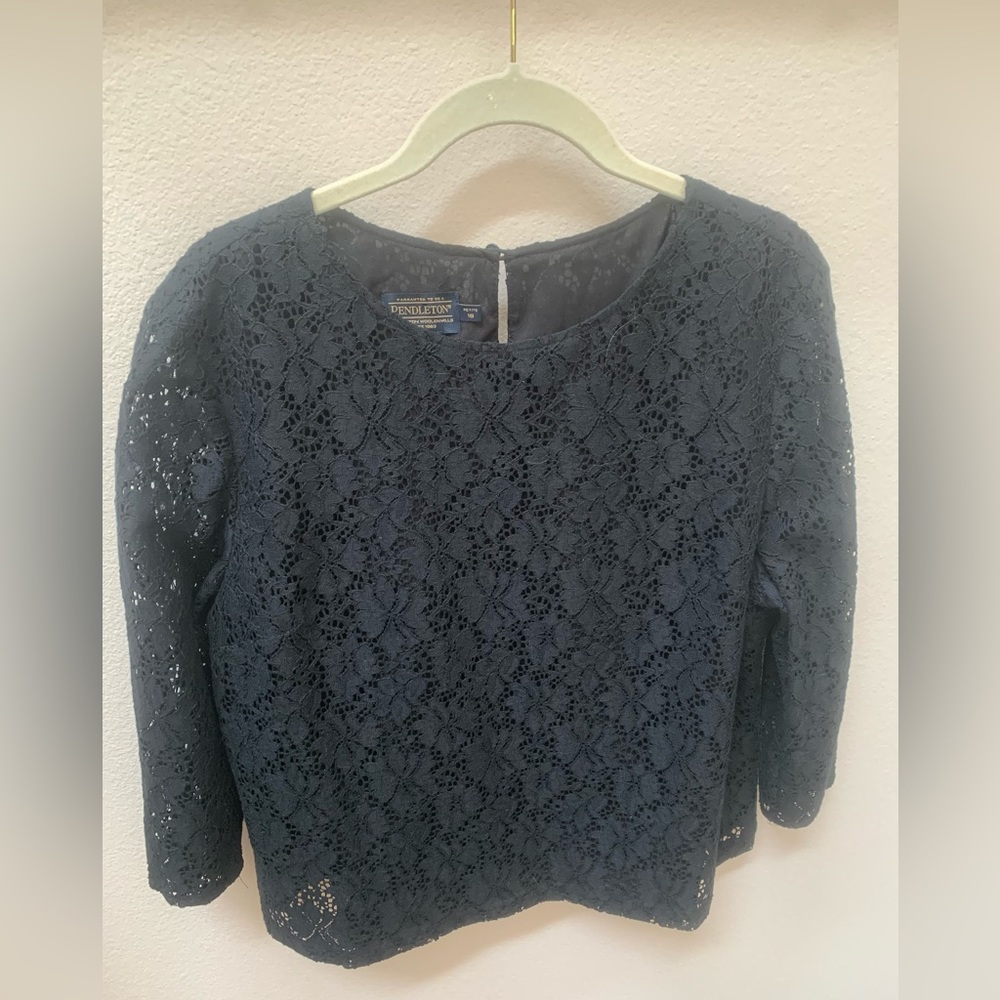 Black Lace Lined Top Size 16 Petite